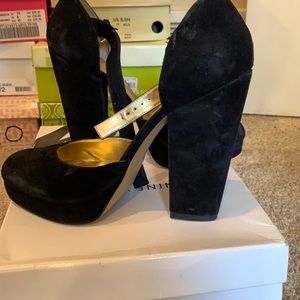 Nine West pumps
